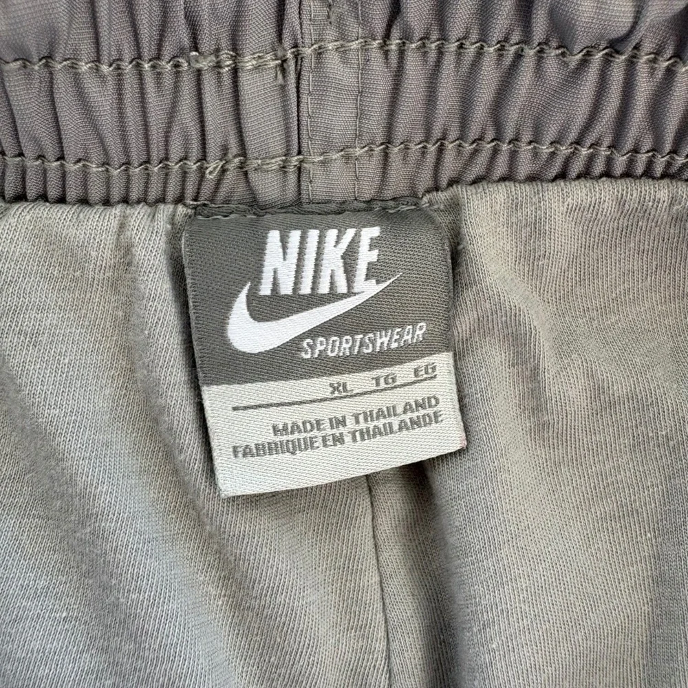 Nike Men's Track Pants Size XL Grey Athletic Jogger Drawstring‎ Sportswear Woven